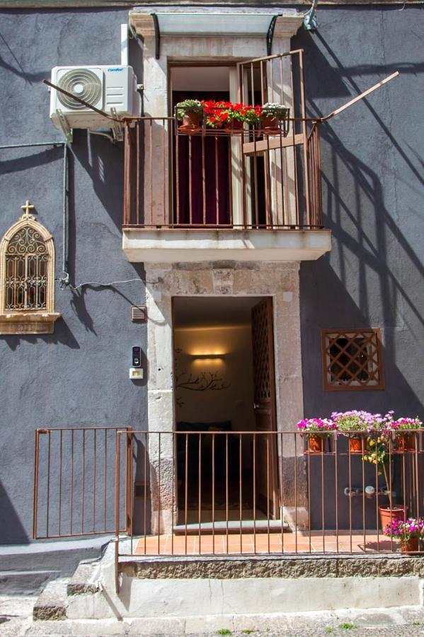 La Casetta In Centro By Sicily In Home Catania Ngoại thất bức ảnh